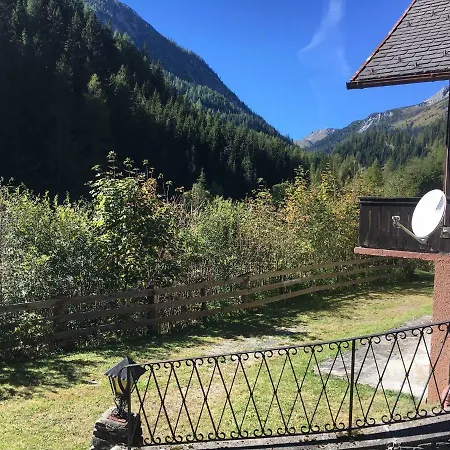 Ferienhaus Chalet Waldplatzl * 采德豪斯